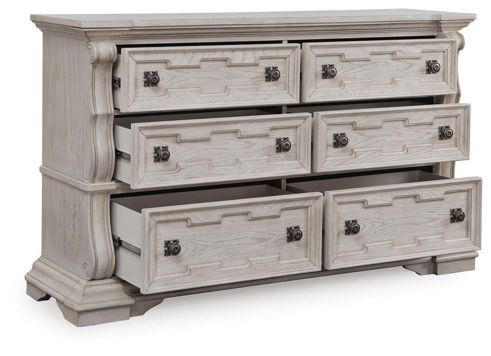 Bruchandi Dresser