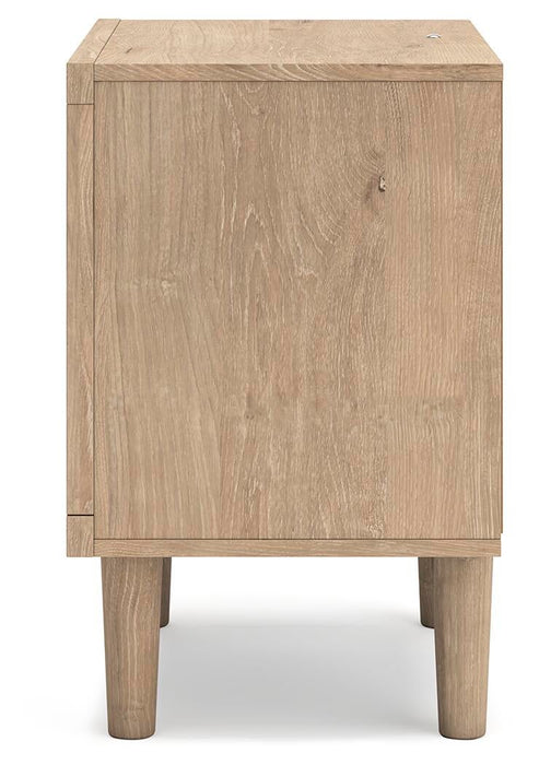 Cielden King Panel Bed with Mirrored Dresser, Chest and Nightstand