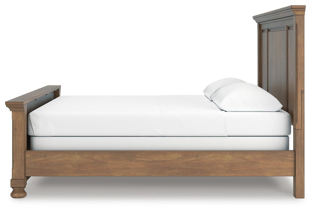 Feddinger California King Panel Bed with Mirrored Dresser