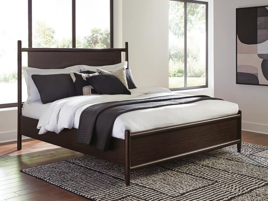 Dantenton King Panel Bed